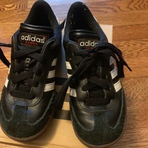 Boys Addidas Samba Classic Sneaker